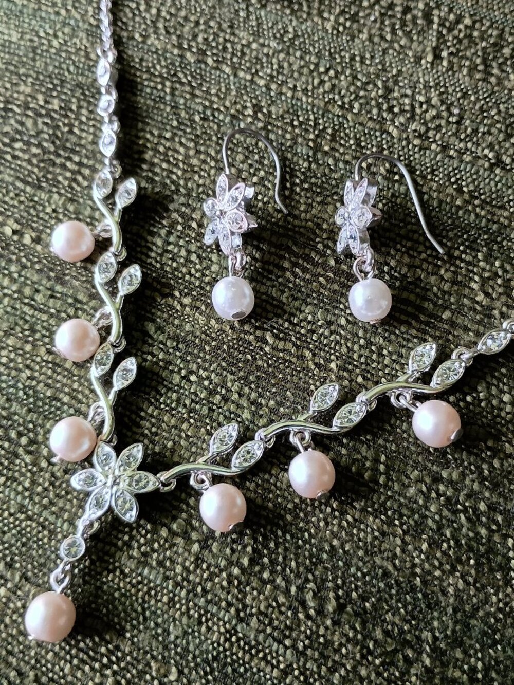 Set Wedding Necklace and Earrings Premier Designs Jewelry 2006 NEW Old Stock SP